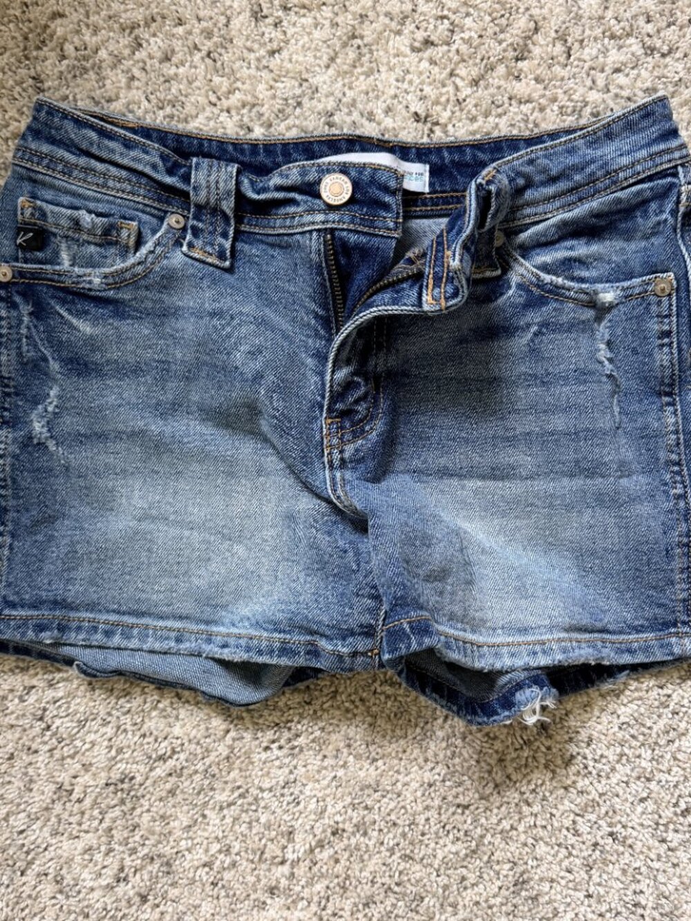 KanCan Mid Rise Side Seam 3.5in Short